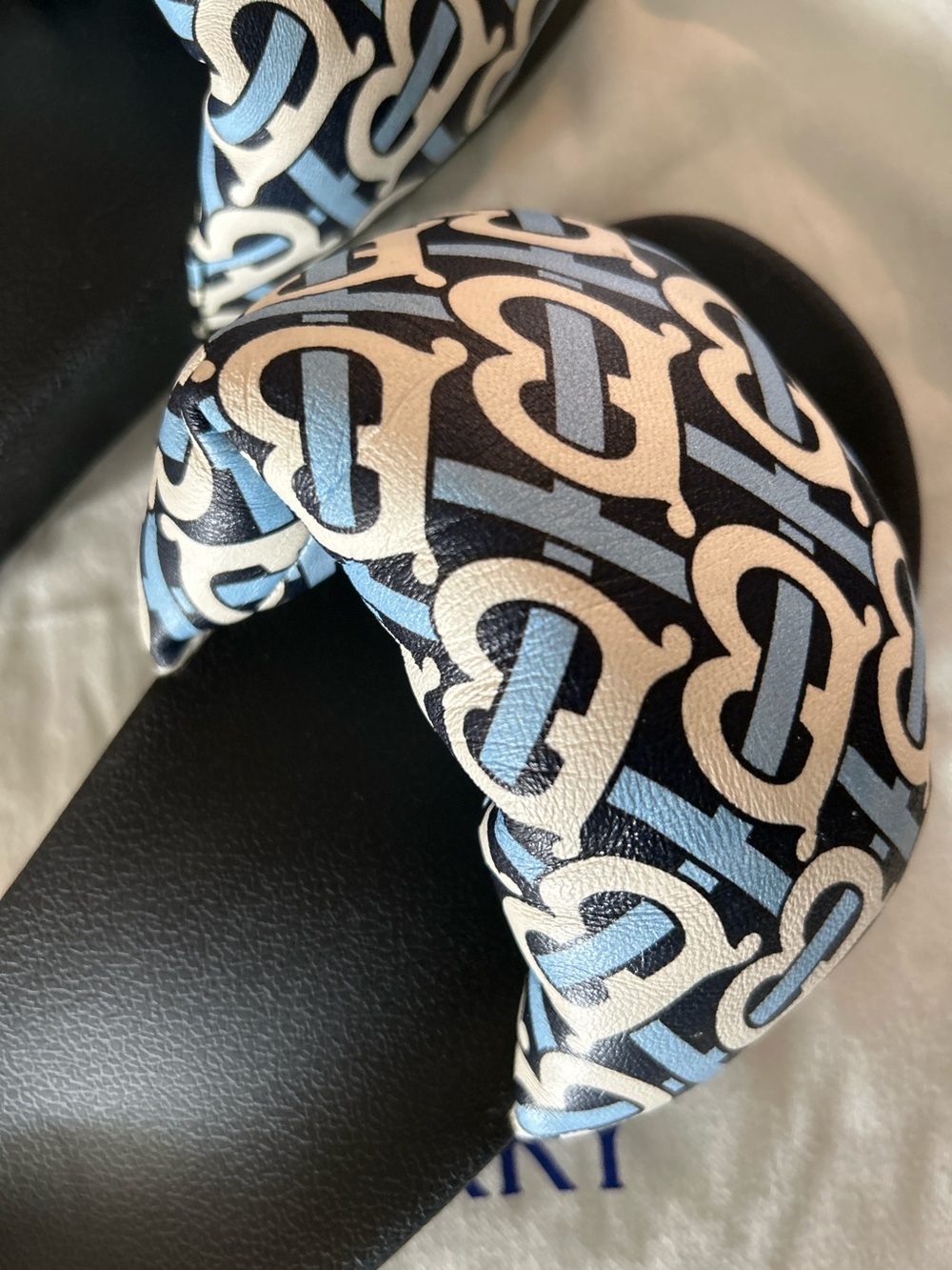 Burberry Monogram Puffer Slides – Size EU 37 – Like New - Picture 2 of 6